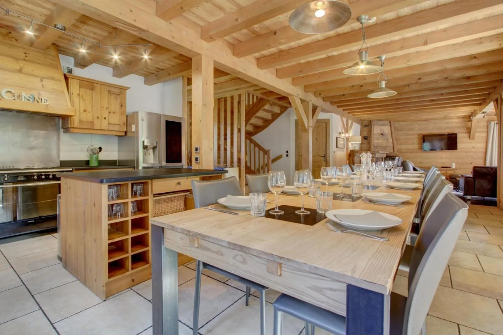 Chalet Guytoune Est Un Authentique Chalet De Luxe Aux Prestations Exceptionnelles Avec Vue Imprenable Morzine