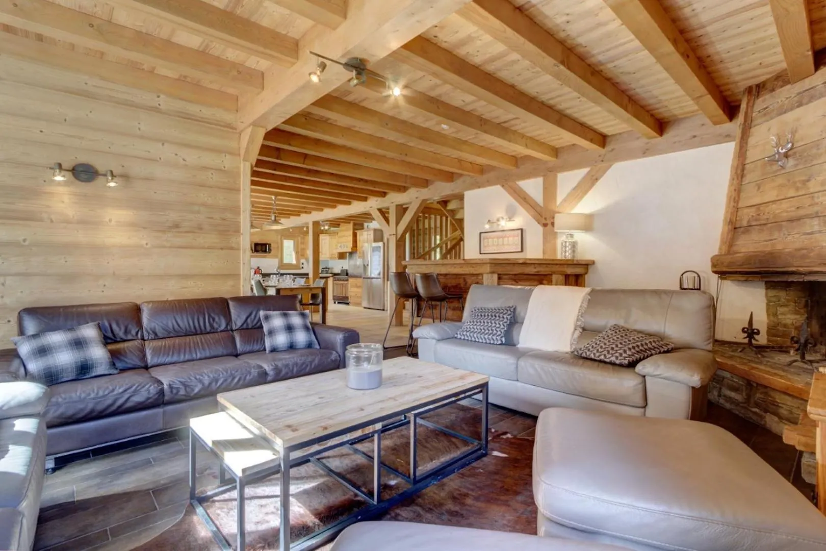 Chalet Guytoune Est Un Authentique Chalet De Luxe Aux Prestations Exceptionnelles Avec Vue Imprenable Morzine France