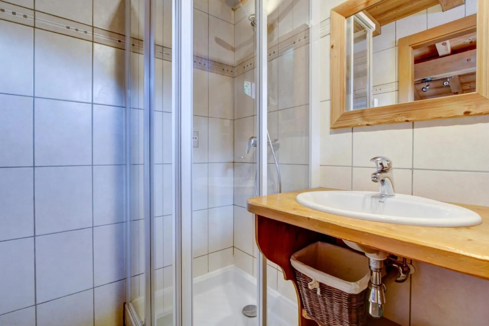 Chalet Guytoune Est Un Authentique Chalet De Luxe Aux Prestations Exceptionnelles Avec Vue Imprenable Morzine France
