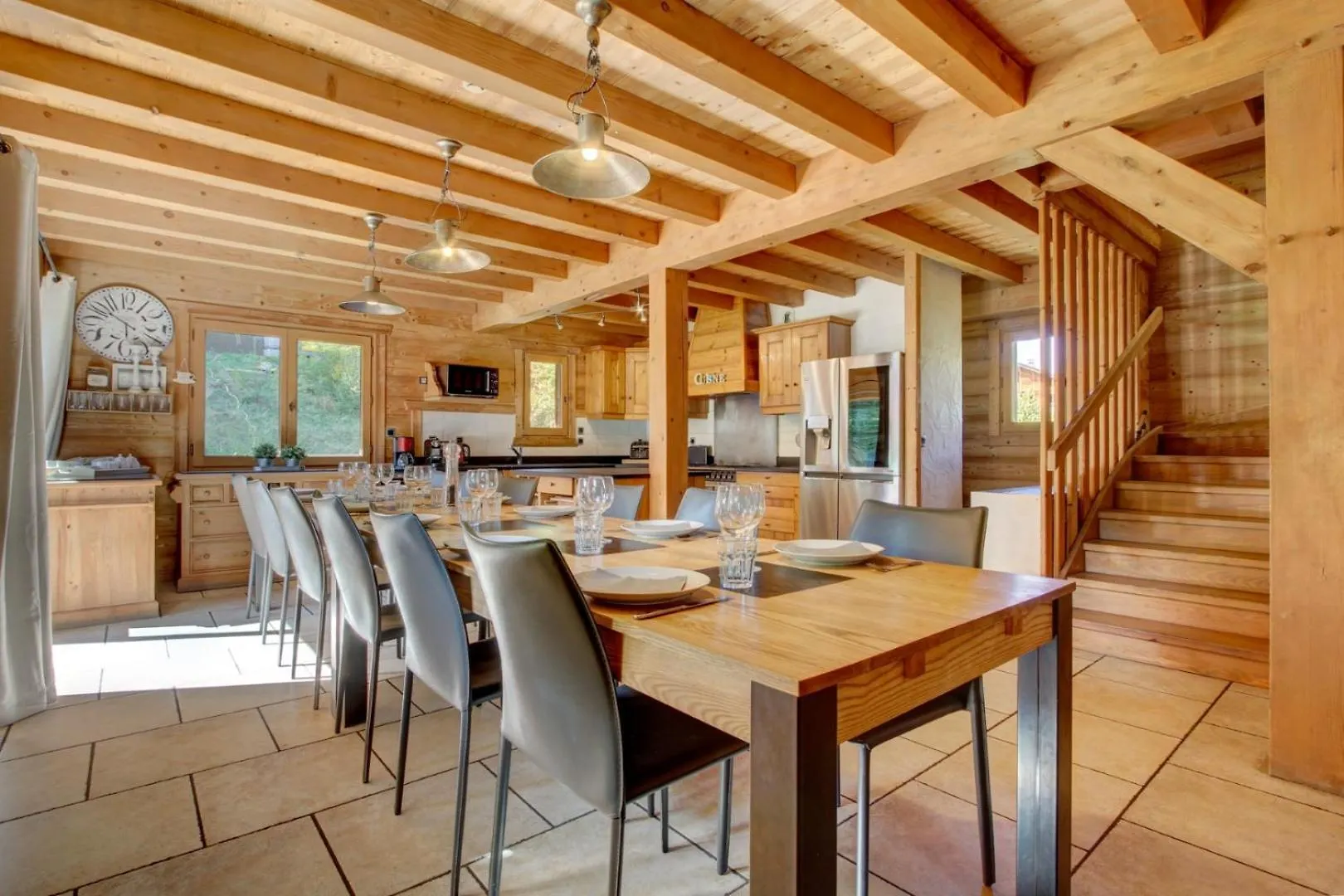 Chalet Guytoune Est Un Authentique Chalet De Luxe Aux Prestations Exceptionnelles Avec Vue Imprenable Morzine