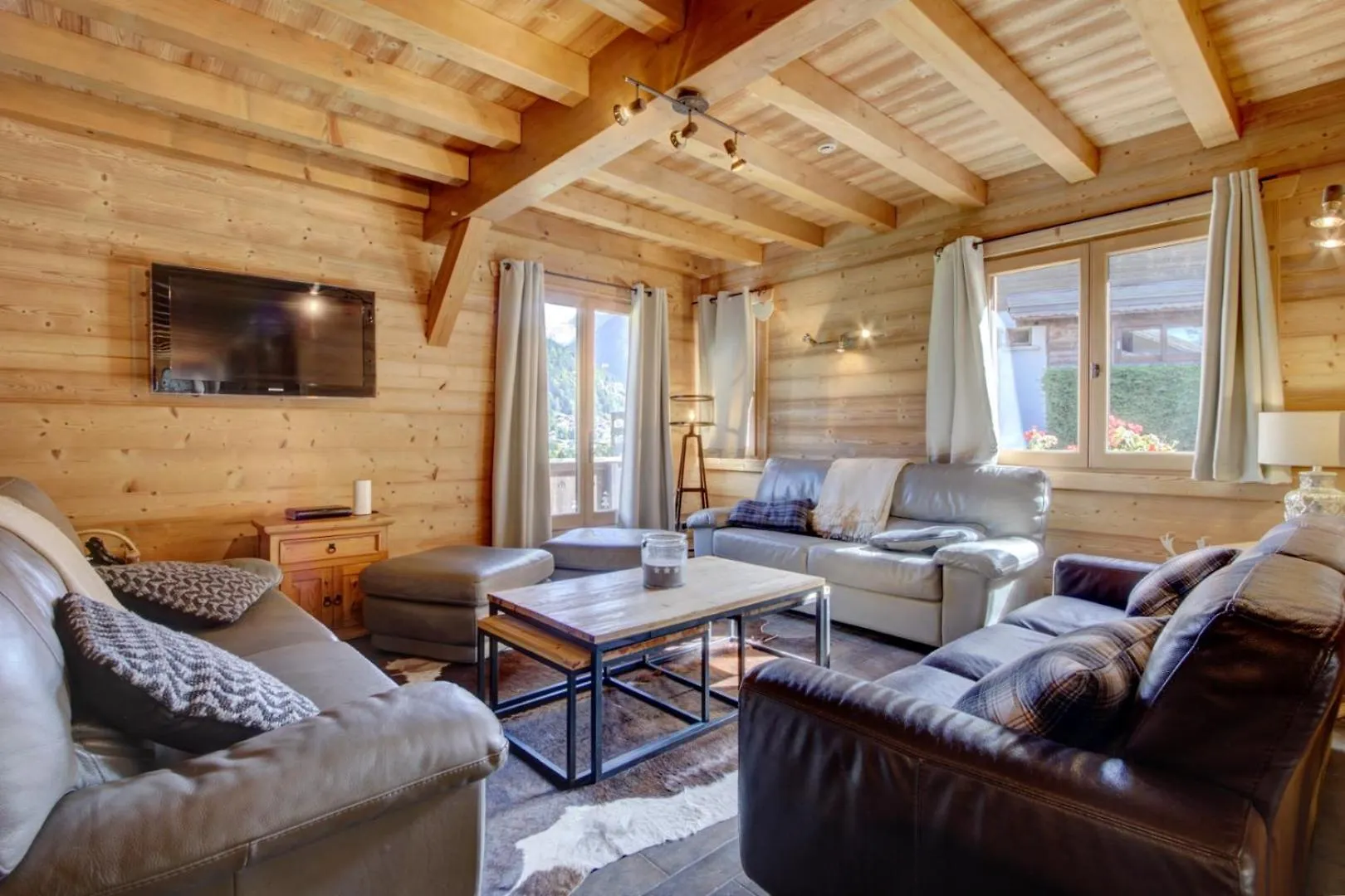 Chalet Guytoune Est Un Authentique Chalet De Luxe Aux Prestations Exceptionnelles Avec Vue Imprenable Morzine